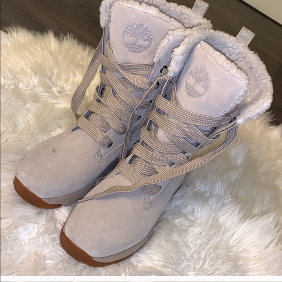 Gray timberland boots - Like new - Picture 3 of 3